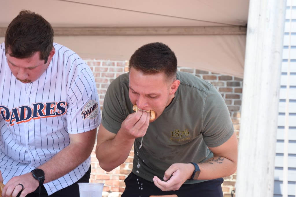 Double wieners: Tie called in Yorktown’s Fourth of July hot dog eating contest