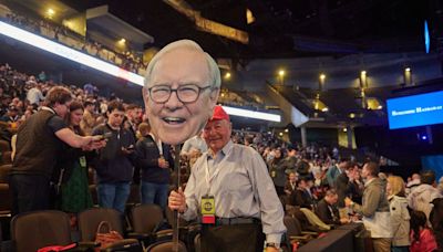 4 Key Takeaways From Warren Buffett's Comments at Berkshire Hathaway Annual Meeting