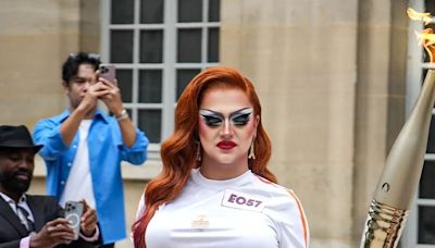 Detienen a neonazi que planeaba atacar a portadoras de la antorcha olímpica, incluida drag queen