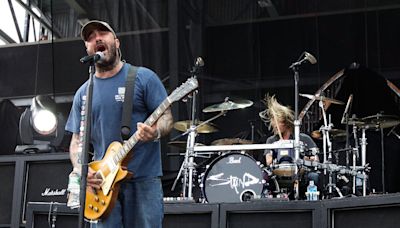 Staind's Aaron Lewis Reacts to Death of Friend and Bandmate Jon Wysocki
