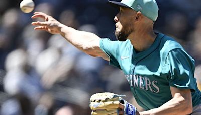 Mariners rally in ninth, end spring training with winning record