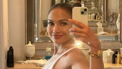 Jennifer Lopez Is Making ‘Best’ Of Her Summer Amid Rumors Of Divorce From Ben Affleck; Source Claims