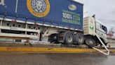 Se accidenta tráiler en el bulevar Rocha Cordero