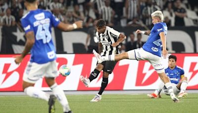 Cruzeiro surpreende o Botafogo no Rio de Janeiro e faz 3 x 0