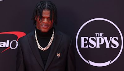 Lamar Jackson 'Trying to Make Something Happen' to Honor Ex-Ravens Star