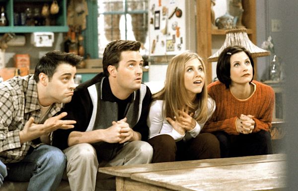 Jennifer Aniston & Courteney Cox's Friendship Has Never Been Closer After Death of Matthew Perry