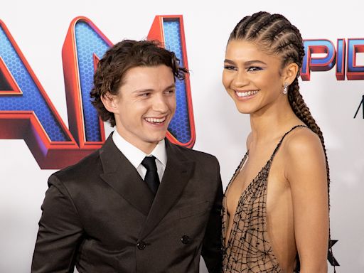 Tom Holland Has Heart Eyes for Zendaya’s Jaw-Dropping Met Gala Look