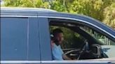 Video: Messi bajó la ventanilla para conversar con los ocupantes de otro auto