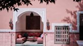 Adriana Karembeu et Marc Lavoine : des vacances « en amoureux » dans l’incroyable palais marocain de l’ancien mannequin