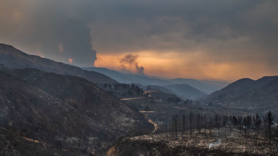 Line, Airport and Davis fires grow in California and Nevada, displacing thousands