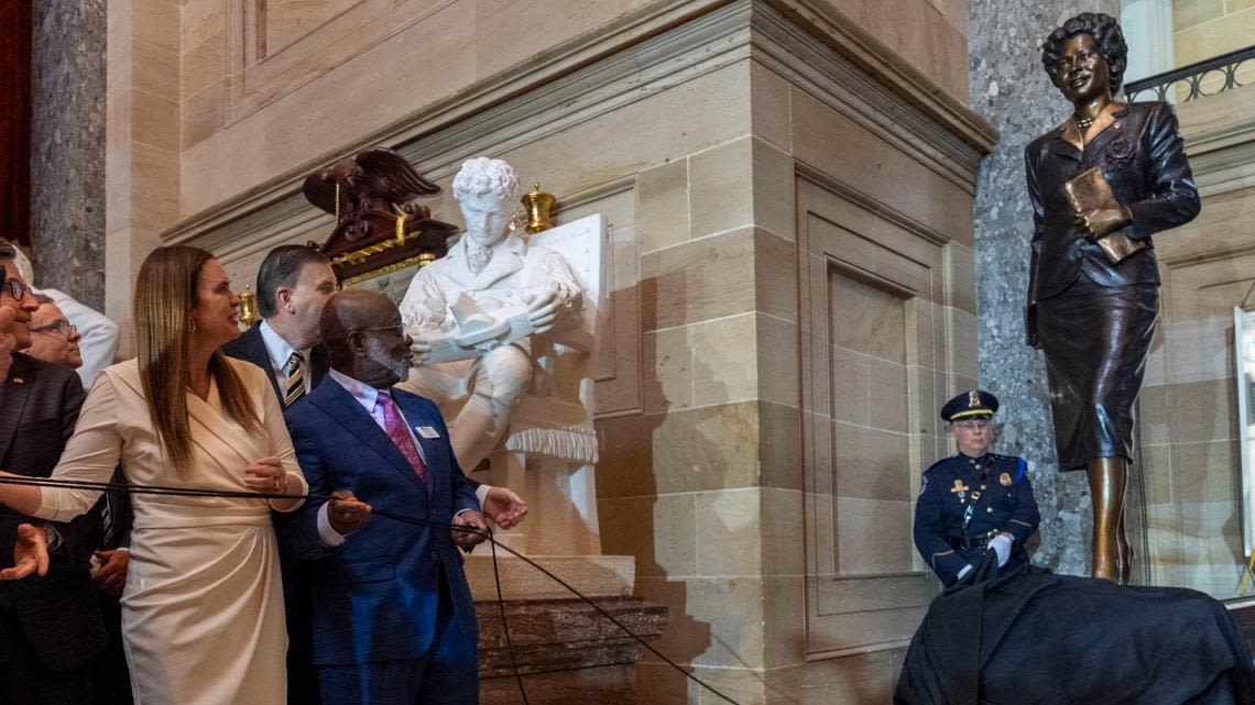 Statue of Daisy Gatson Bates unveiled in Washington, D.C.