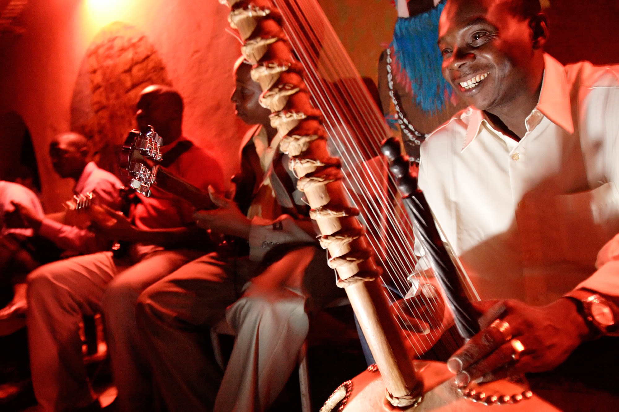 Toumani Diabaté, world music master of Mali’s stringed kora, dies at 58