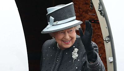 Queen Elizabeth’s Flying Habits Revealed, Including Mints, In-Flight Martinis and Her Own Pillows