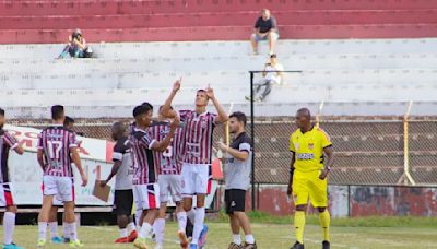 Paulista vence o Flamengo-SP e larga na frente