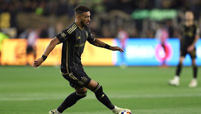 Denis Bouanga, LAFC extend win streak with victory over Dallas