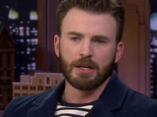 'Lot Of Misinformation': Chris Evans Quashes Rumors Surrounding His Old Pic Claiming He Signed A Bomb