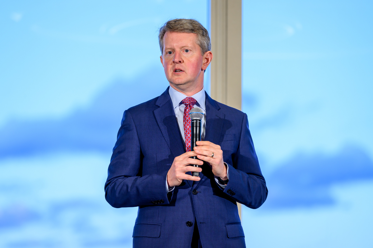 "Jeopardy!" host Ken Jennings makes clue error—"we gotta toss it"