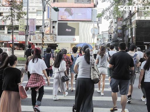 東區試穿2件服飾沒買！她被逼「付低消60元」傻眼了