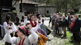 Bailes y cantares en el Muséu Pueblu d’Asturies