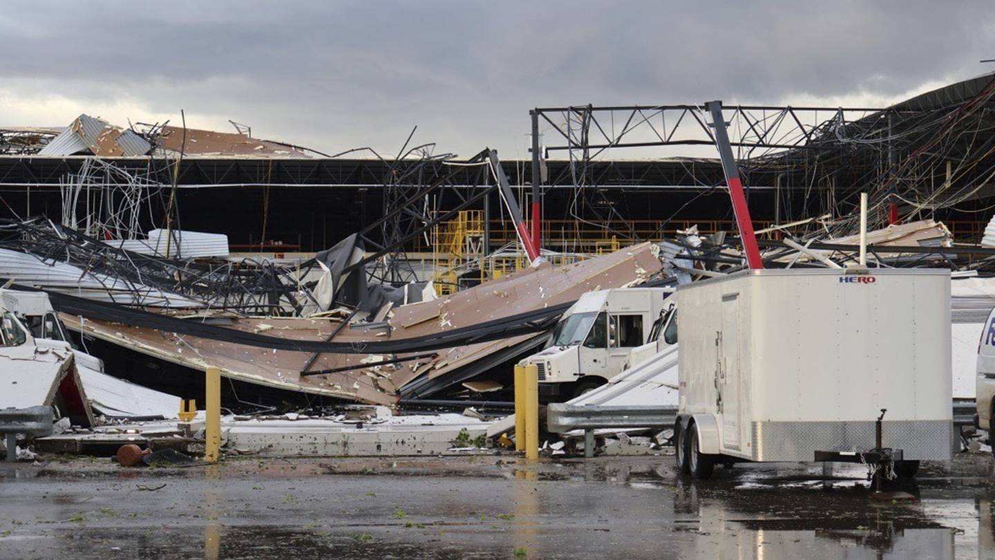 After deadly Oklahoma tornado, storms bring twisters to the Midwest