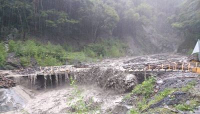 南投仁愛土石流 奧萬大、能高越嶺道交通斷...開園延期