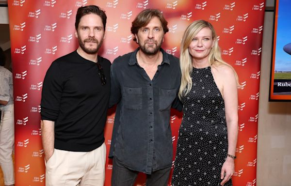 Ruben Östlund Teases ‘The Entertainment System Is Down... Cannes Presser: “It’s F–ing Hard To Make A Good...