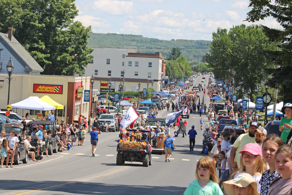 Thousands turn out for Maine Potato Blossom Festival parade