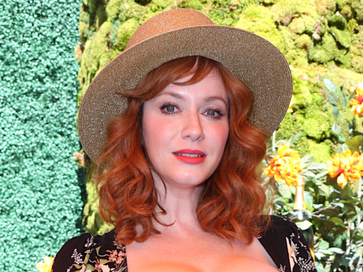 Christina Hendricks Reenacts Wedding for Her Mom Battling Alzheimer’s