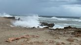 As Hurricane Ian's wind, rain impacts linger Thursday, Treasure Coast residents try to stay safe