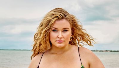 4 Incredible Swimsuit Photos of Hunter McGrady in Belize