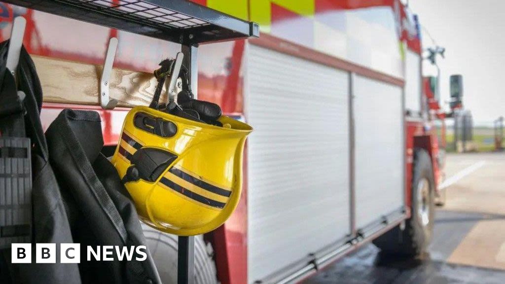 Sussex: Recruitment drive for firefighters who live near fire stations