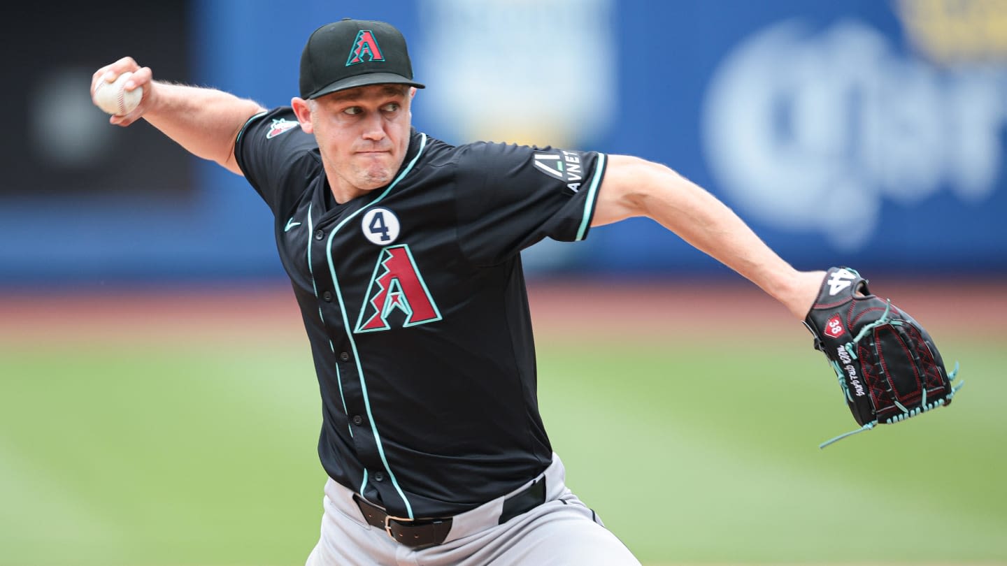 Diamondbacks Closer Paul Sewald Speaks to Media