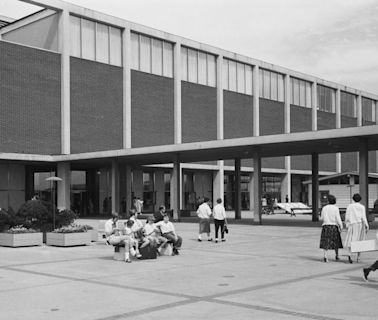 The sneaky, smart reasons malls have no windows