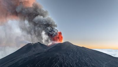 Red alert issued after Mount Etna volcano eruption