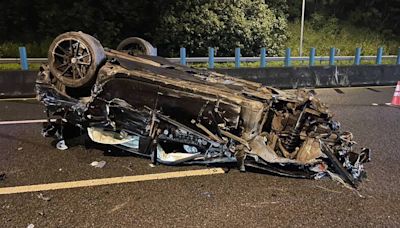 男子駕車行經國3 疑天雨路滑自撞翻車 (圖)