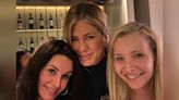 Lisa Kudrow cumplió 60 años: el emotivo saludo de Jennifer Aniston y Courteney Cox que incluyó un guiño a la serie Friends