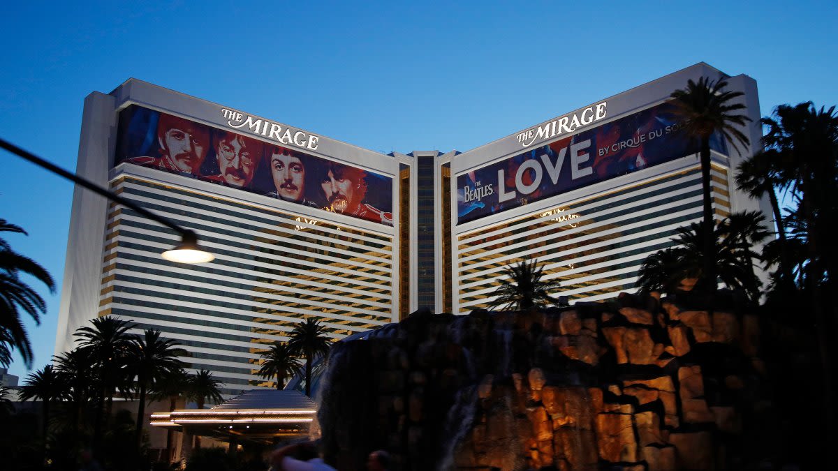 The Mirage casino is giving away $1.6M before it closes. Here's how to win