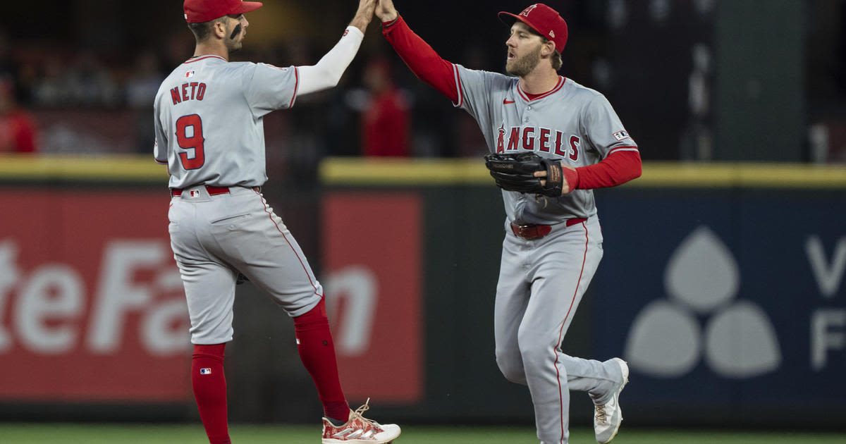 Brandon Drury's RBI single in the 8th helps Angels beat Mariners 2-1 to complete 3-game sweep