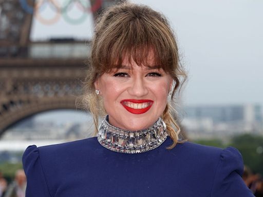 Kelly Clarkson Admits She Might Be "In Trouble" After Her Visit to Paris