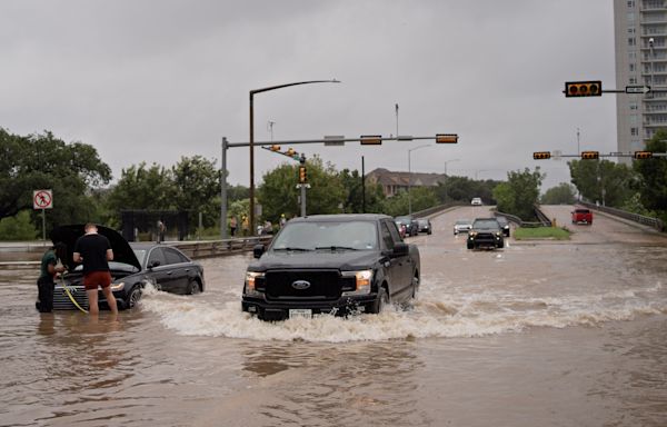 Houston power outages may last days amid slow Beryl recovery, surging heat