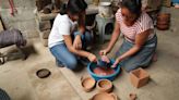 Mujeres alfareras: La fuerza transformadora del barro libre de plomo