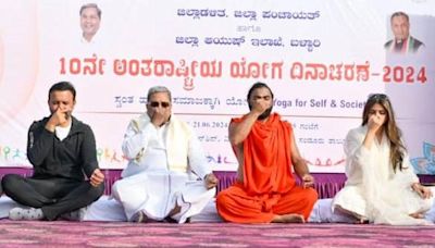Karnataka CM participates in yoga day celebration at Jindal Steel Plant