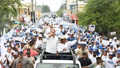 San Pedro de Macorís se desborda en apoyo a la reelección de Luis Abinader