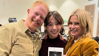 “Modern Family”'s Jesse Tyler Ferguson and Julie Bowen Reunite to See 'Kiddo' Aubrey Anderson-Emmons' School Play