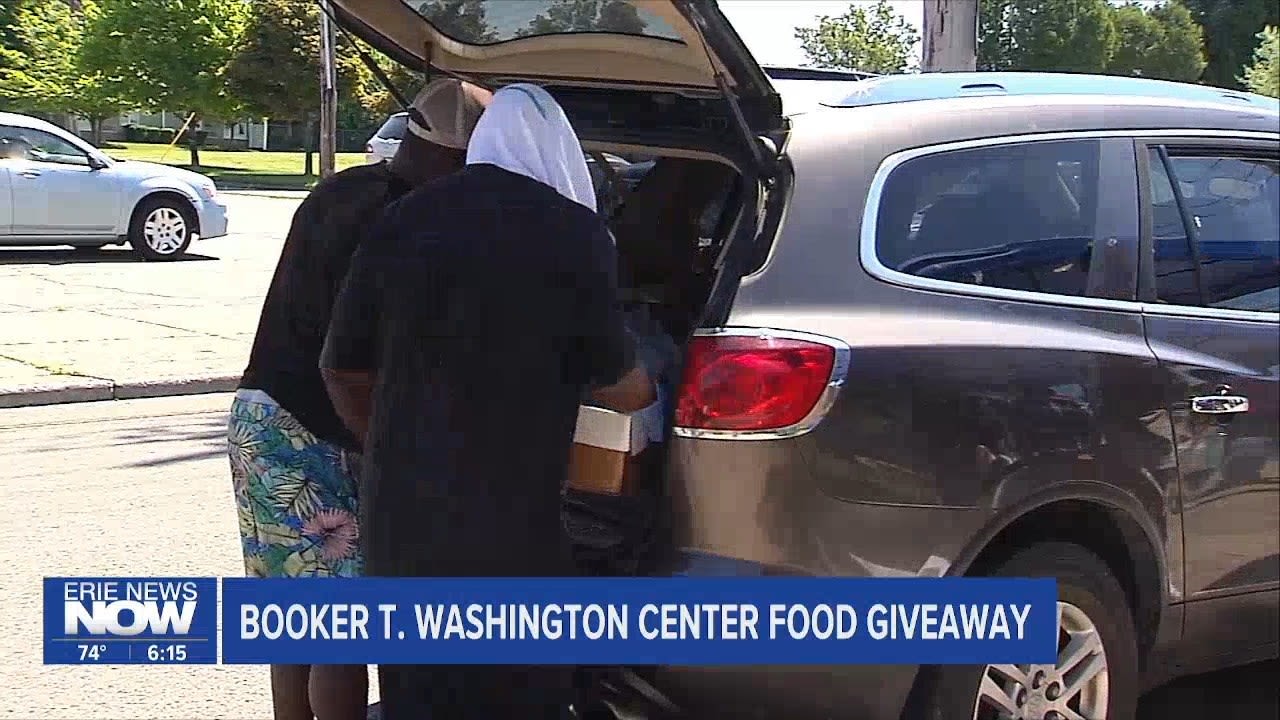 Booker T. Washington Center Hosts Good Giveaway