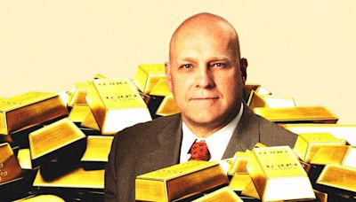 'Time to be patient': A top fund manager shares why he's hoarding cash, betting big on gold, and shying away from AI