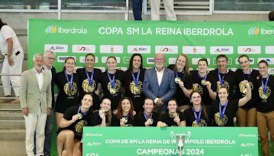 El Sant Andreu celebra su victoria en la Copa de la Reina de Waterpolo