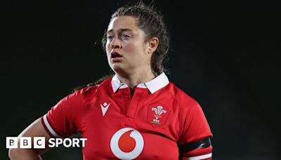 Wales fly-half Robyn Wilkins signs for Sale Sharks