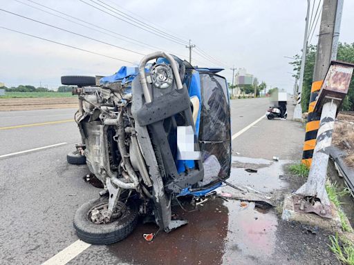 女駕駛台19線朴子段自撞 貨車翻覆受困車內