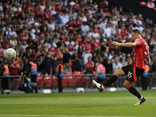 Man City edge Utd on penalties to win Community Shield - RTHK